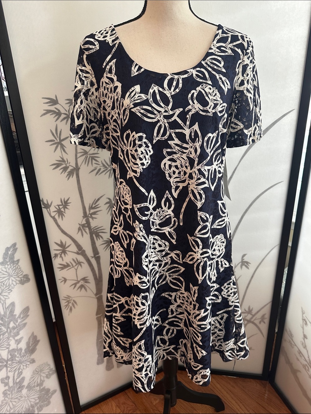 NWT Floral Lace Swing Dress w/Split Sleeves and Tie in Back